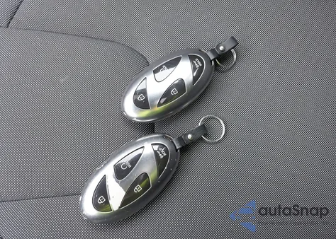 2024 Hyundai Elantra N Line z USA, uszkodzony, nr VIN KMHLR4DF1RU737993